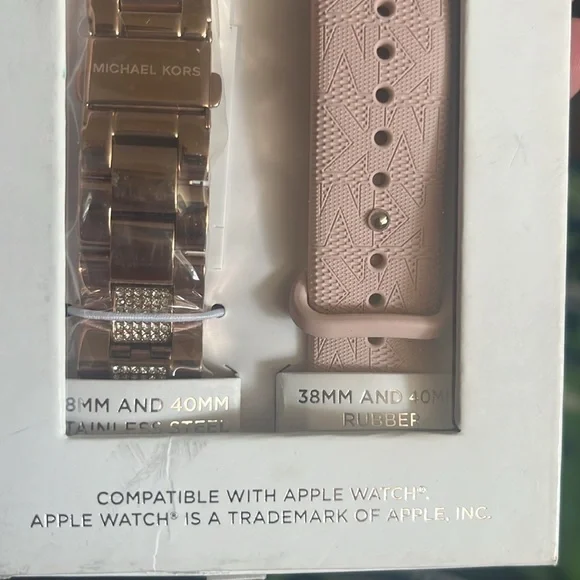 Michael Kors Pavé Rose Gold-Tone and Logo Strap for Apple Watch® Gift Set NWT - Picture 8 of 11